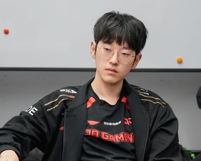 JDG轻取HLE,Doinb拿下关键大龙峡谷大战淘汰赛,让粉丝疯狂欢呼的简单介绍 JDG轻取HLE,Doinb拿下关键大龙峡谷大战淘汰赛,让粉丝疯狂欢呼的简单介绍