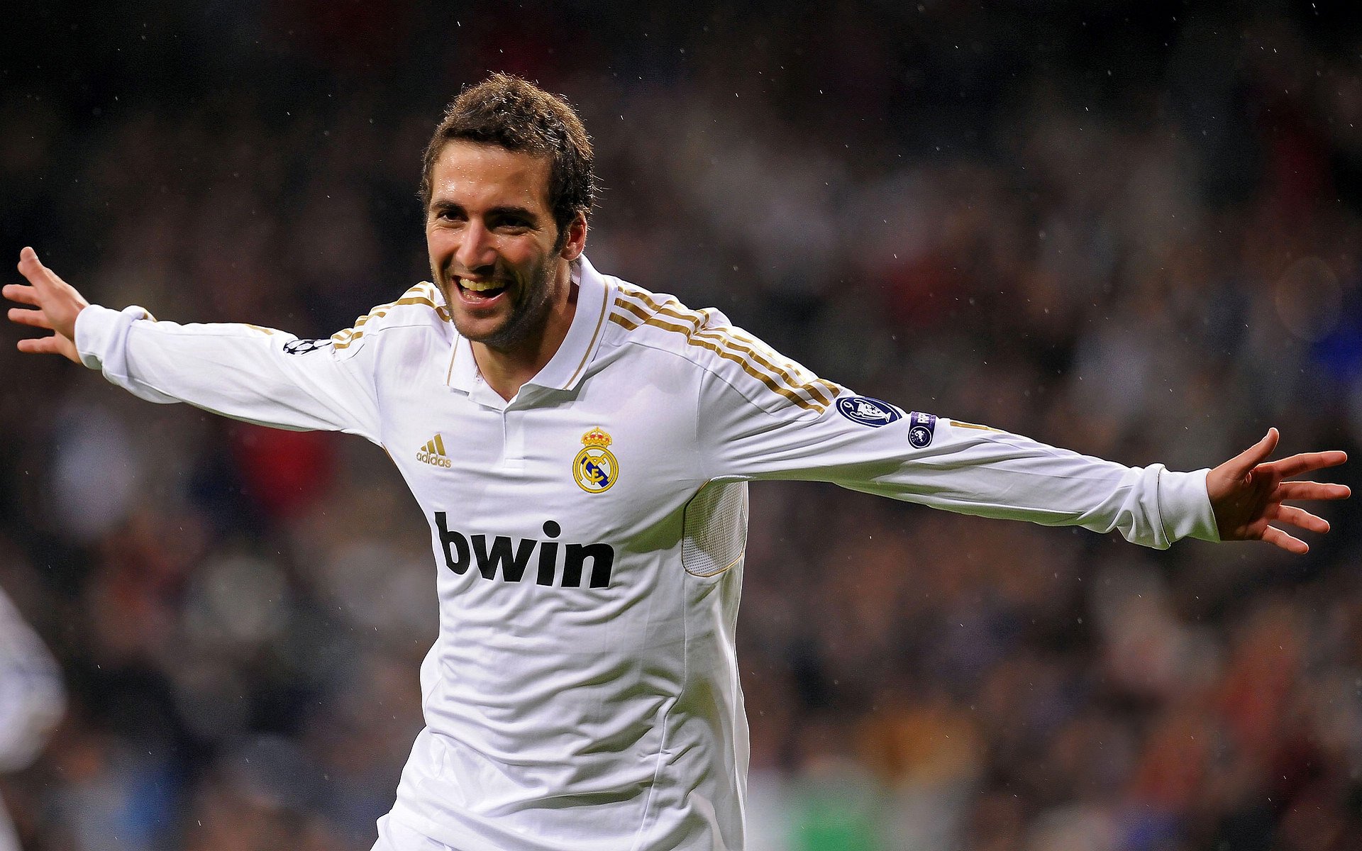 欧冠半决赛焦点战，阿森纳横扫乌克兰，书写伦敦足球新篇章