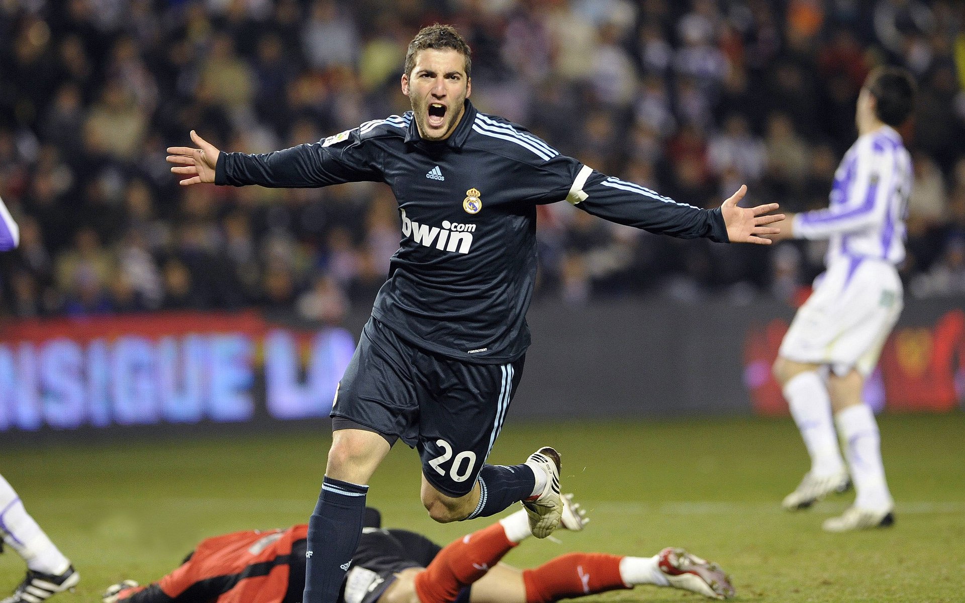 莫德里奇关键进球定乾坤，皇家社会连续得分压制马里