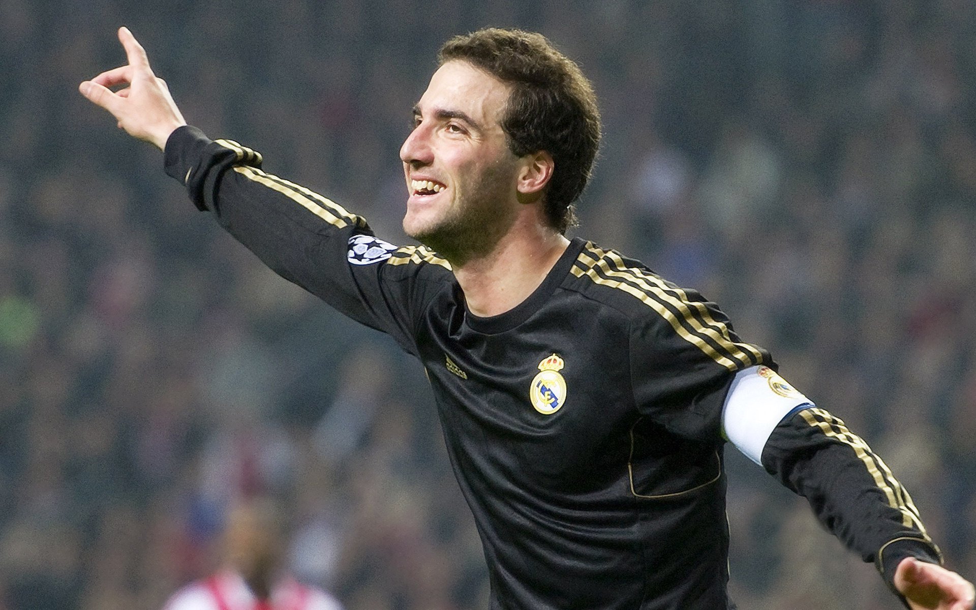 绿茵鏖战与羽坛新章，德国丹麦的意志对决与戴资颖的历史突破