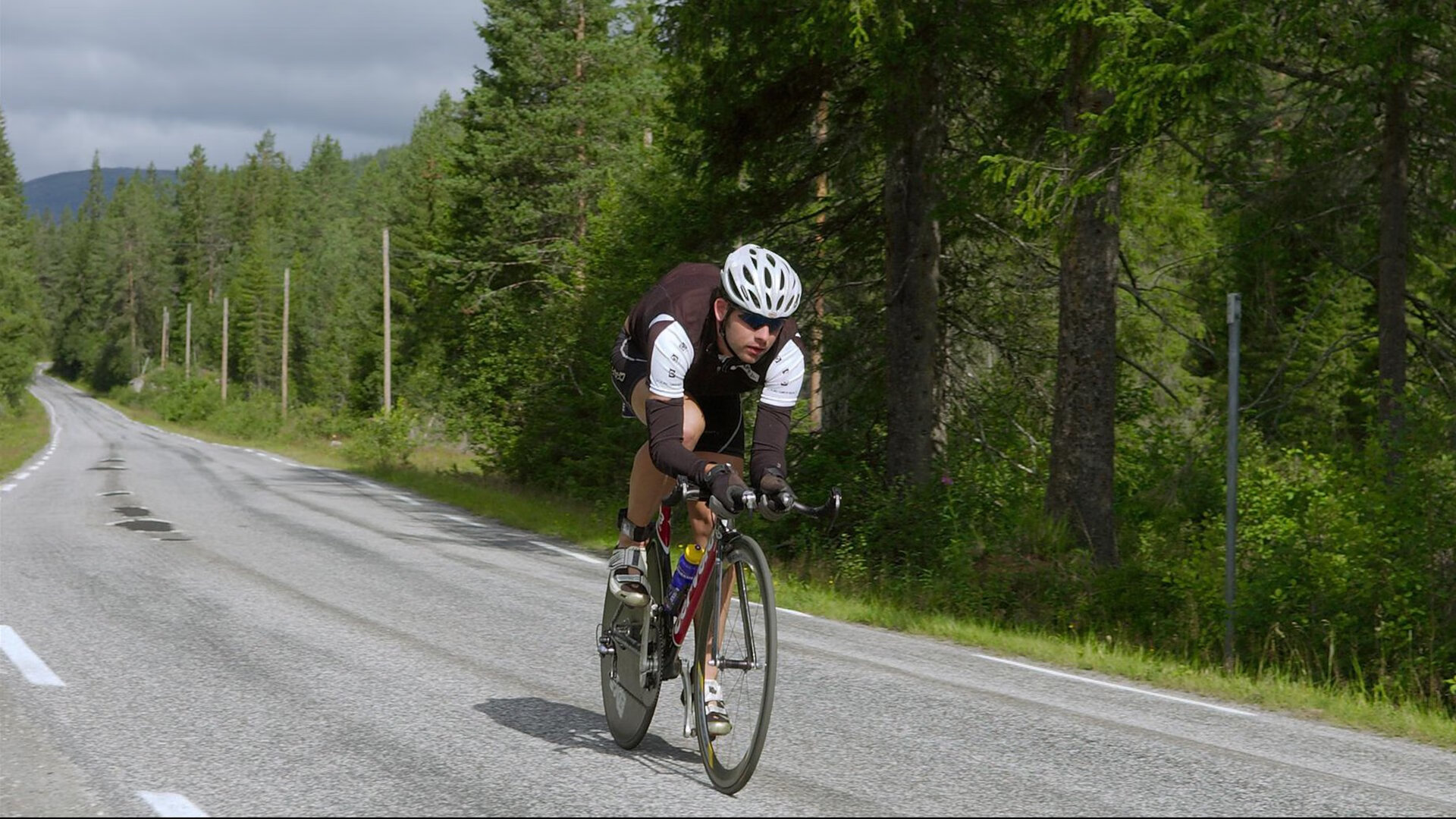 银石涅槃，当迈凯伦的橙色风暴吞噬马拉内罗的红—诺里斯用一次点燃改写了F1的宿命论
